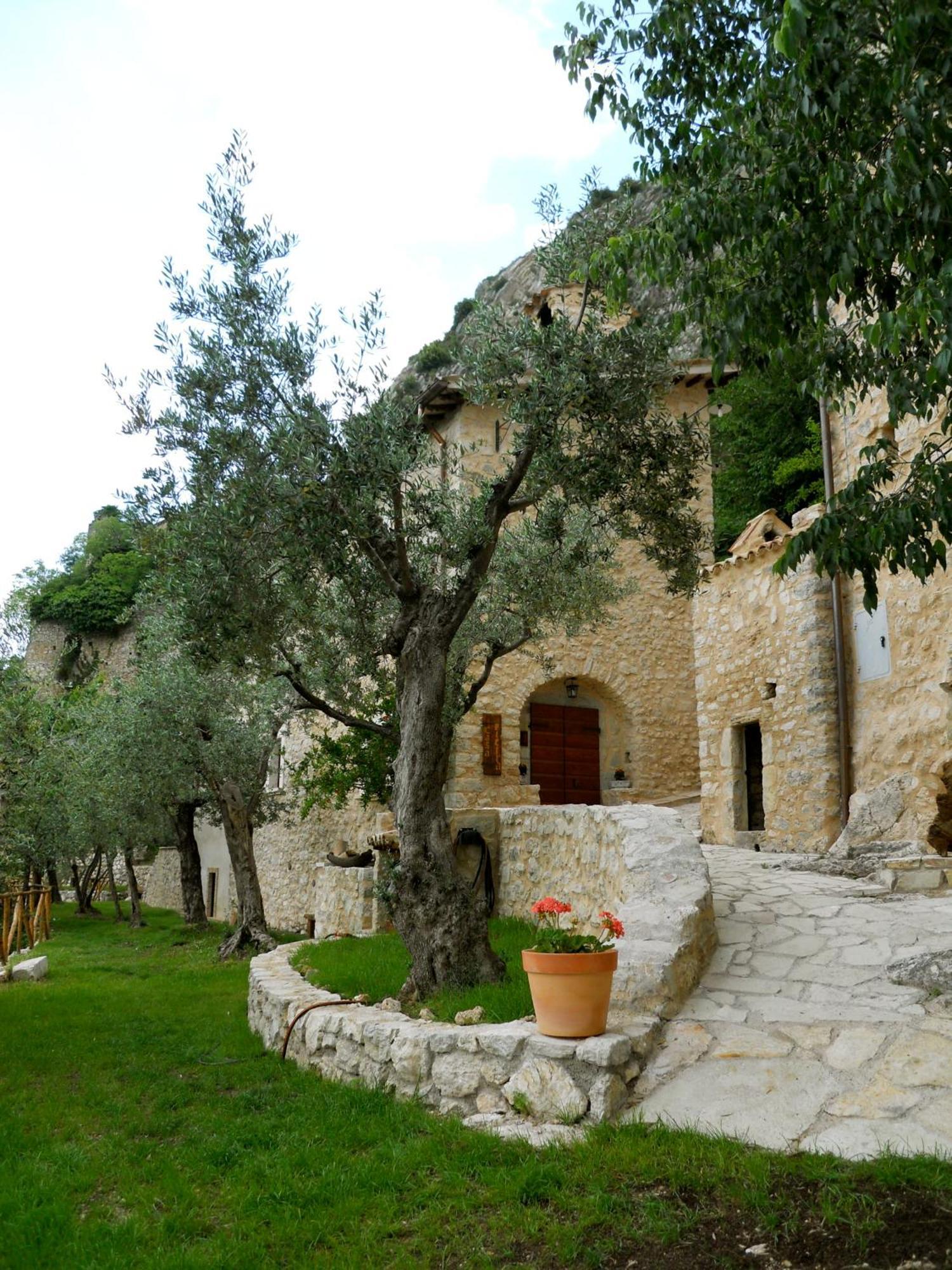 Guesthouse Runcini Ferentillo Exterior foto